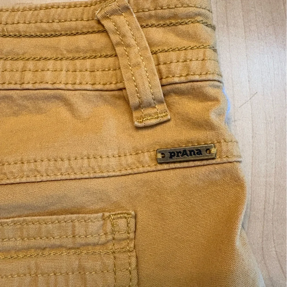 Prana Women’s mustard yellow shorts Size 6 - Picture 6 of 8